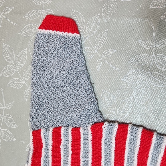 Childrens Knitted Sweater and Hat - Picture 4 of 14